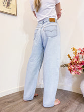 Load image into Gallery viewer, Balloon Jeans - Size 29
