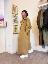 Carica l'immagine nel visualizzatore di Gallery, Trench over cachi