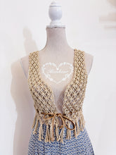 Load image into Gallery viewer, Gilet macramè crop