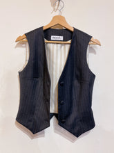 Load image into Gallery viewer, Tailored vest - Size 40-42
