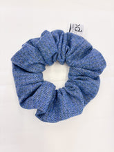 Carica l'immagine nel visualizzatore di Gallery, Elastico per capelli gessato denim