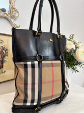 Load image into Gallery viewer, Borsa Burberry Whipstitch House Check
