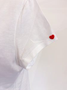 Antonia Tshirt - Regular - Red heart button.