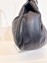 Carica l'immagine nel visualizzatore di Gallery, Borsa in nappa con placca logo