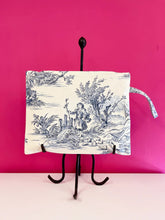 Carica l&#39;immagine nel visualizzatore di Gallery, Pochette Toile de Jouy