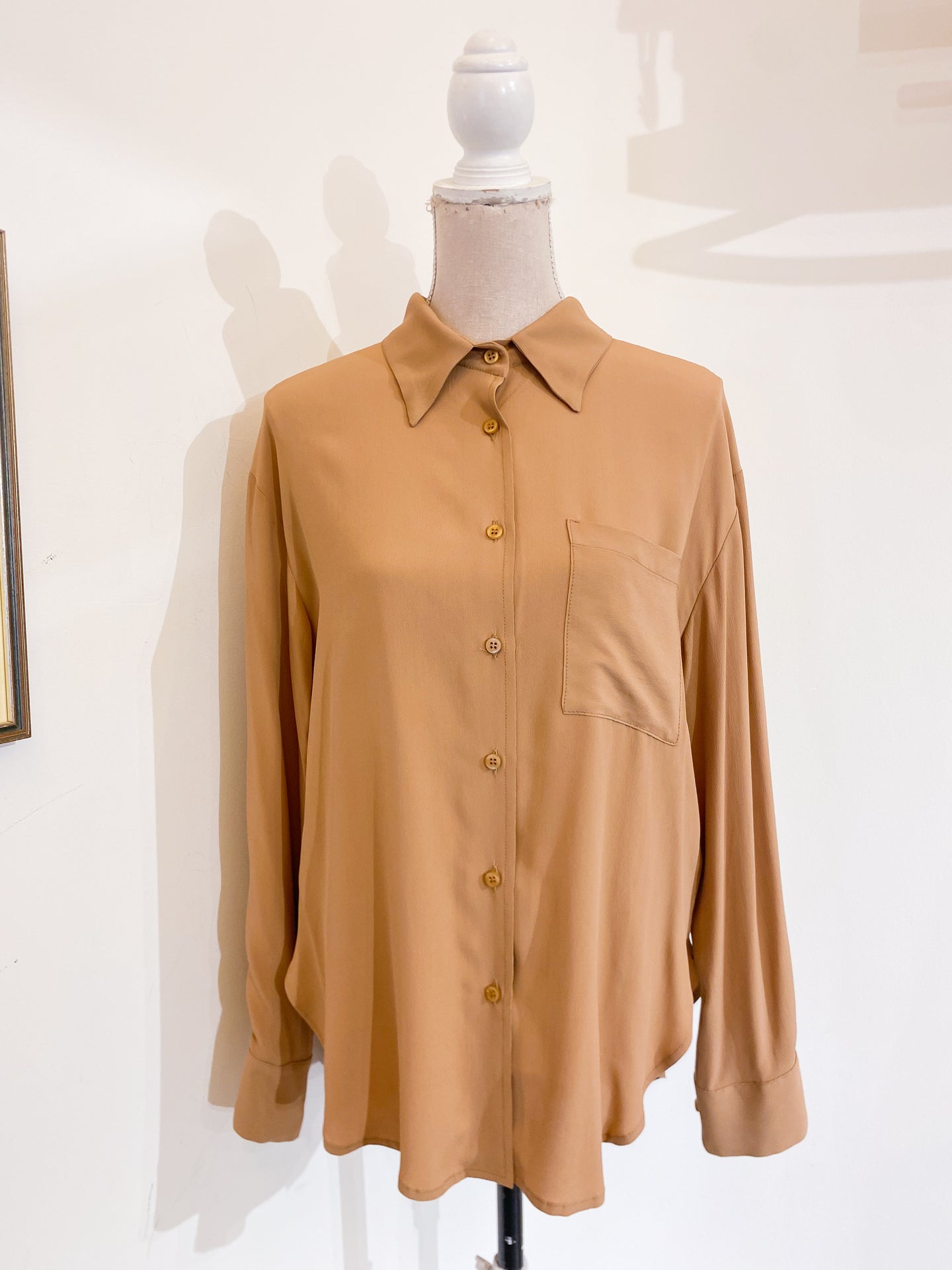 Camicia over seta cammello