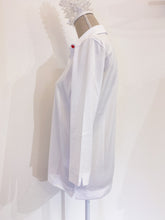 Load image into Gallery viewer, Giulia white - Knitted shirt - Heart button
