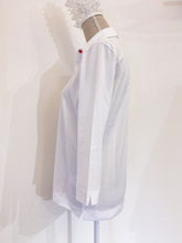 Carica l&#39;immagine nel visualizzatore di Gallery, Giulia bianca- Camicia in maglia - Bottoncino a cuore