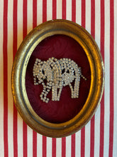 Carica l'immagine nel visualizzatore di Gallery, Spilla elefante