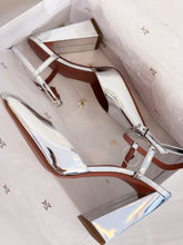 Carica l'immagine nel visualizzatore di Gallery, Scarpe pump Amina Muaddi - N39