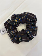 Carica l'immagine nel visualizzatore di Gallery, Elastico per capelli tartan marrone