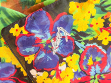 Carica l'immagine nel visualizzatore di Gallery, Pareo fiori Kenzo