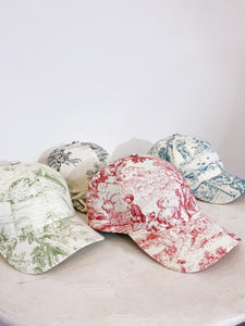 PREORDER -Cappellino sartoriale Toile de Jouy rosso/rosa