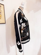 Carica l'immagine nel visualizzatore di Gallery, Bomber Valentino  camou Mariposa - Taglia 44/46