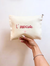 Carica l'immagine nel visualizzatore di Gallery, Pochette ricamata a mano