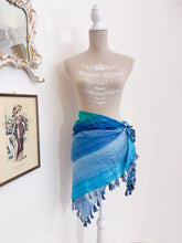 Carica l'immagine nel visualizzatore di Gallery, Pareo scialle Roberto Cavalli