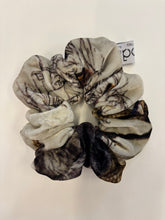 Load image into Gallery viewer, Velvet hair tie