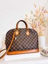 Carica l'immagine nel visualizzatore di Gallery, Borsa Louis Vuitton Alma vintage