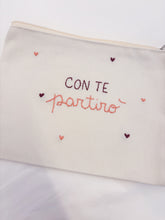 Carica l'immagine nel visualizzatore di Gallery, Pochette ricamata a mano