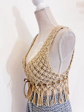 Load image into Gallery viewer, Gilet macramè crop