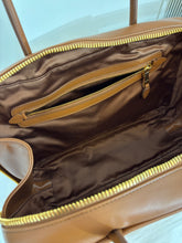 Load image into Gallery viewer, Borsa Beau Miu Miu