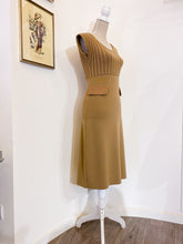 Load image into Gallery viewer, Knitted dress - Size 40