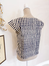 Carica l'immagine nel visualizzatore di Gallery, Maglia righe  - Taglia unica