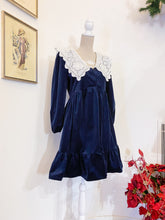 Load image into Gallery viewer, Velvet baby dress - Size M