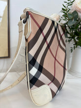 Carica l'immagine nel visualizzatore di Gallery, Borsa postina Burberry