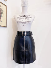 Load image into Gallery viewer, Leather mini skirt - Size 40