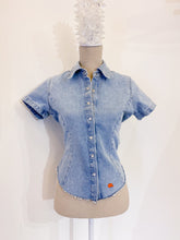 Load image into Gallery viewer, Denim shirt - Size S/M