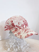Load image into Gallery viewer, PREORDER -Cappellino sartoriale Toile de Jouy rosso/rosa
