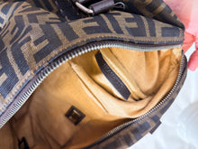 Carica l'immagine nel visualizzatore di Gallery, Bauletto tela monogram