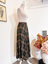Carica l&#39;immagine nel visualizzatore di Gallery, Gonna Scozzese Limited edition - Tg L