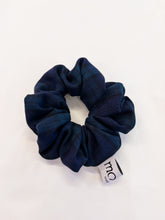 Load image into Gallery viewer, Tartan hair tie