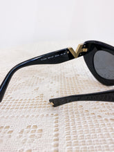 Carica l&#39;immagine nel visualizzatore di Gallery, Occhiali da sole Cat Eye Valentino