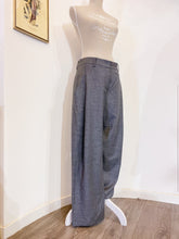 Load image into Gallery viewer, Baggy trousers - Size 42/44