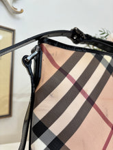 Carica l'immagine nel visualizzatore di Gallery, Borsa postina Burberry