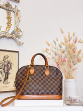 Carica l'immagine nel visualizzatore di Gallery, Borsa Louis Vuitton Alma vintage