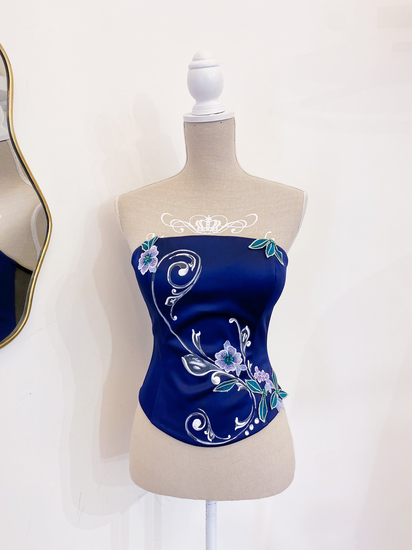 Corsetto dipinto a mano