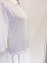 Carica l&#39;immagine nel visualizzatore di Gallery, Giulia bianca- Camicia in maglia - Bottoncino a cuore