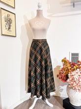Carica l&#39;immagine nel visualizzatore di Gallery, Gonna Scozzese Limited edition - Tg L