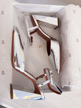 Carica l'immagine nel visualizzatore di Gallery, Scarpe pump Amina Muaddi - N39