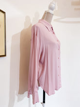 Load image into Gallery viewer, Camicia over seta rosa
