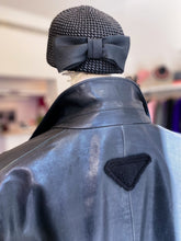 Carica l&#39;immagine nel visualizzatore di Gallery, Blazer pelle - Taglia 40