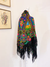 Load image into Gallery viewer, Vintage shawl