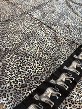 Carica l'immagine nel visualizzatore di Gallery, Pareo animalier