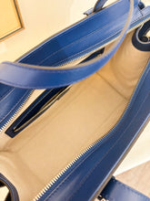 Load image into Gallery viewer, Borsa Gucci GG Embossed