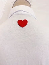 Carica l&#39;immagine nel visualizzatore di Gallery, Giulia bianca- Camicia in maglia - Bottoncino a cuore