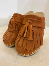 Load image into Gallery viewer, Fringe clogs - N.37